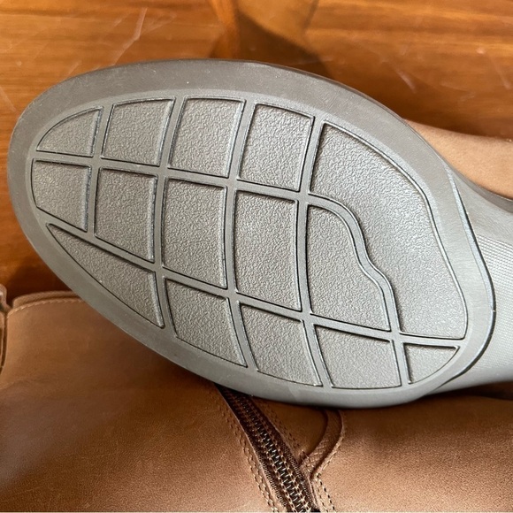 Obeo brown ankle boots unlike side zipper size 8.5 narrow burnished toe - Picture 7 of 16